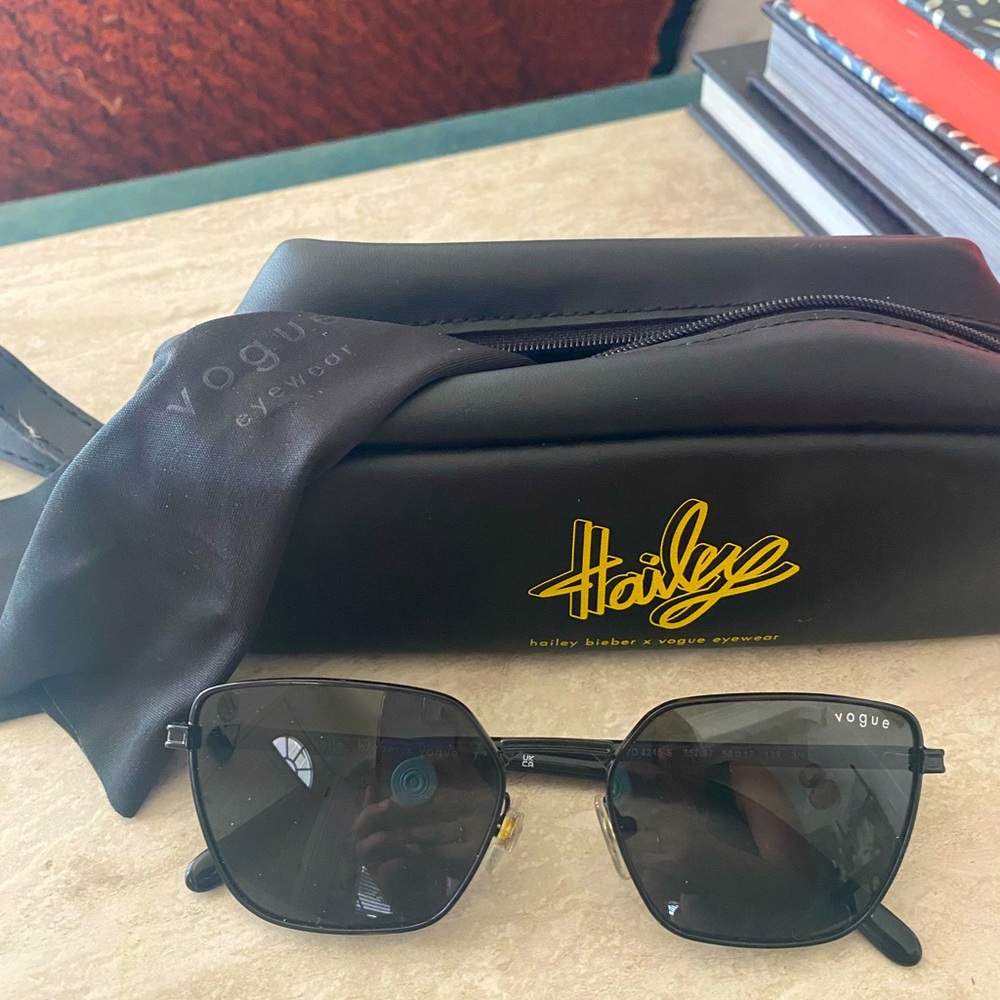 HAILEY BIEBER X VOGUE EYEWEAR sunglasses